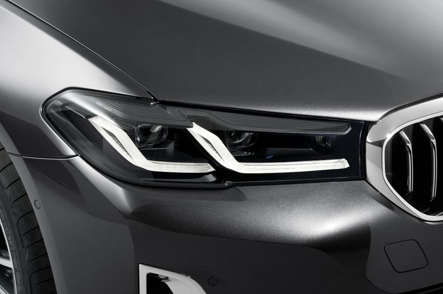 Детали экстерьера BMW 530i Touring Luxury Line (G31) 2020 года  (WW) (фото 25 из 73)